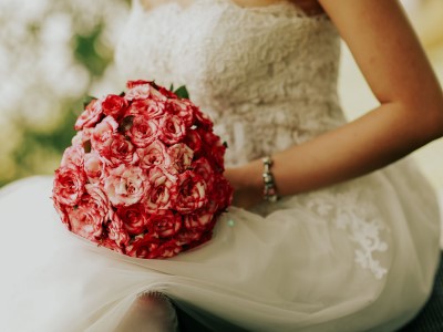 Dekorace na svatbu v zahradě – inspirace pro romantickou svatbu pod širým nebem